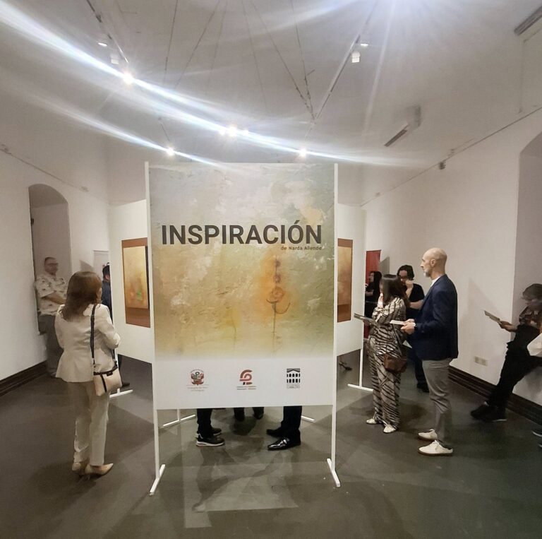 Inauguran muestra de pintura “Inspiración” de la artista peruana Narda Allende